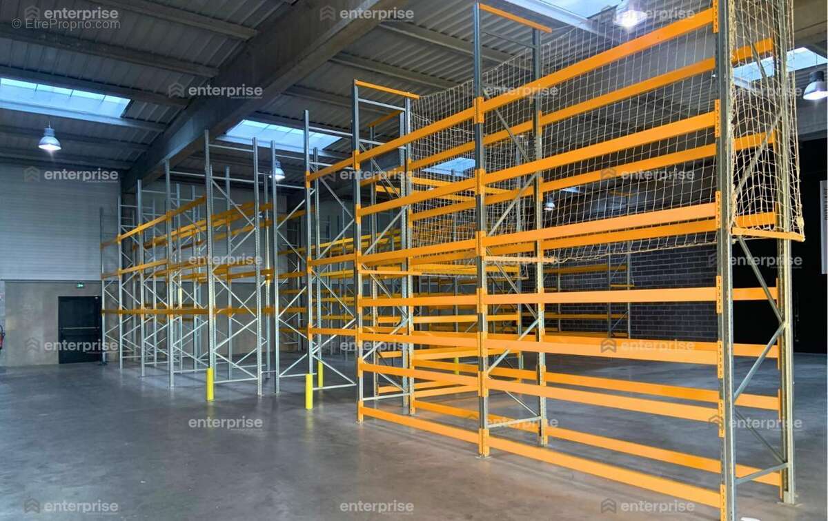 Rare sur le secteur - acquisition - cellule d'activités - 800 m2 - avelin - photo 6