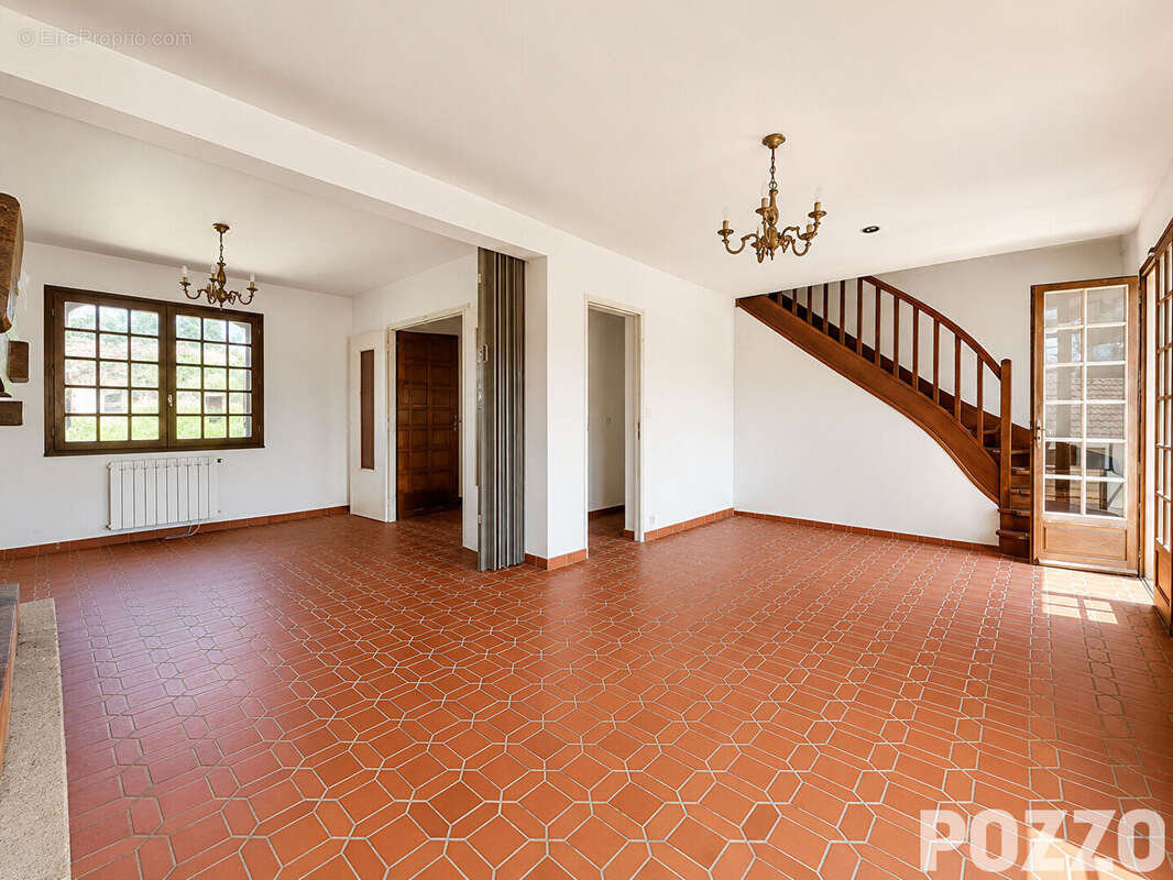 A vendre : Maison de 102m² à rénover à Bréville-sur-Mer (50290) - photo 3