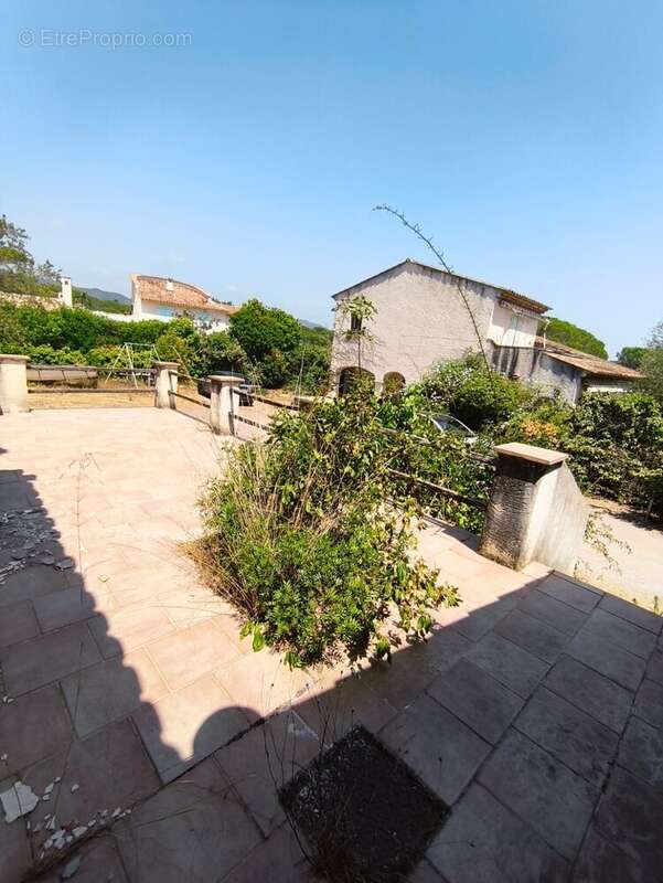 Maison 134 m² à Saint-Raphael  - photo 2