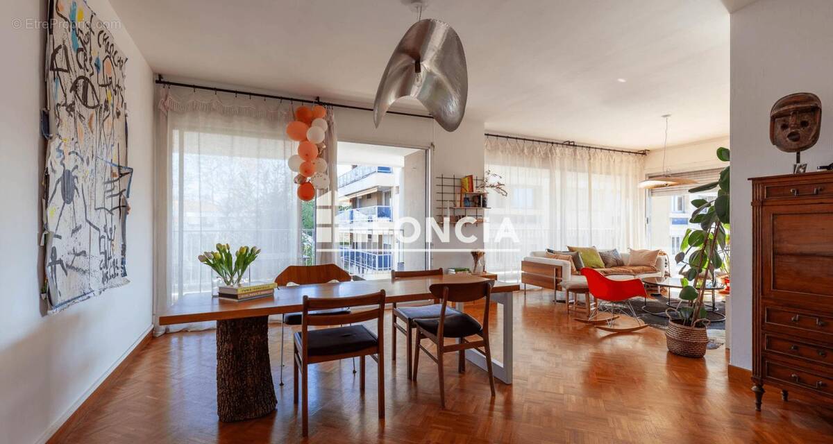 Appartement à MARSEILLE-8E