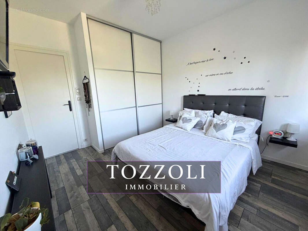 Maison Roche 8 pièce(s) 210.15 m2 - photo 8