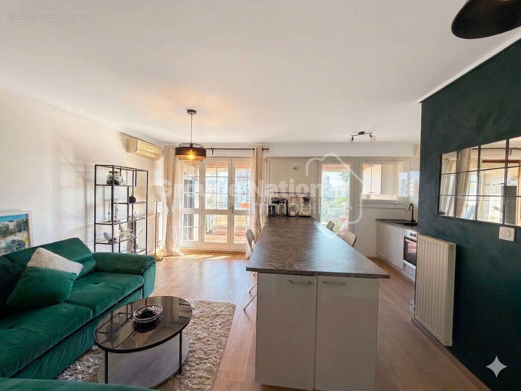 Appartement à MARSEILLE-2E