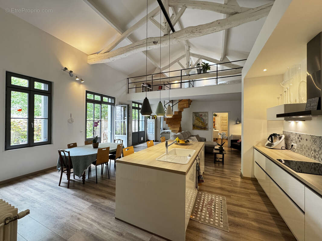 Maison à BARBEZIEUX-SAINT-HILAIRE