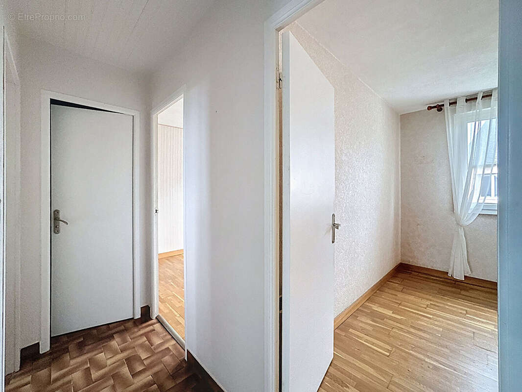 Maison à LE RELECQ-KERHUON