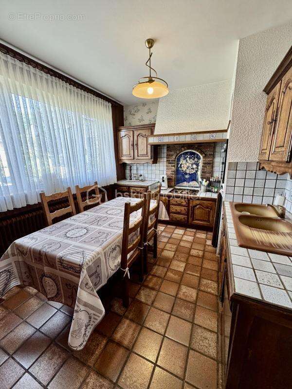  Sur les hauteurs de Creutzwald, en lisière de forêt – Maison familiale de 175 m² avec appartement indépendant et plus de 100 m² - photo 4