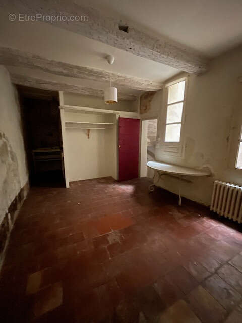34120 Pézenas immeuble 3 appartements et 3 studios 1 terrasse 2 caves 1 patio - photo 13