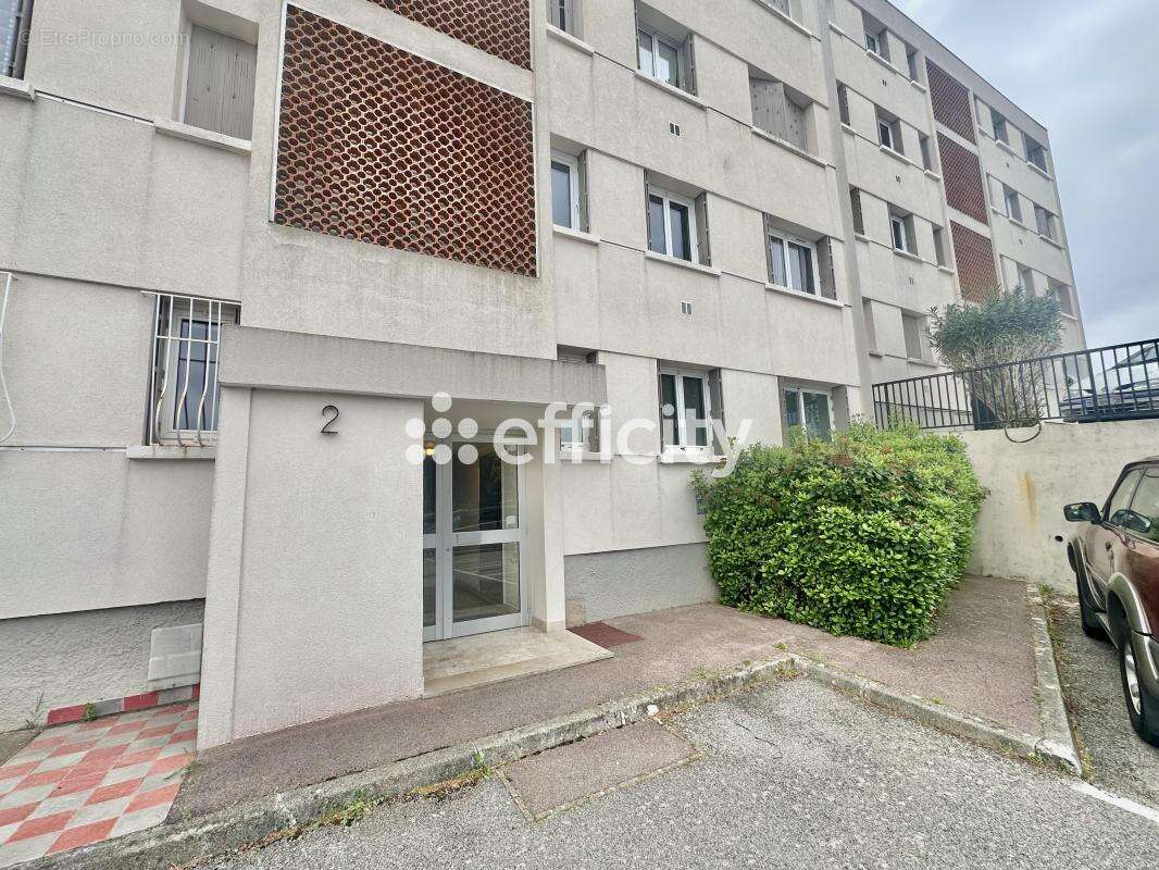 Appartement à VALLAURIS