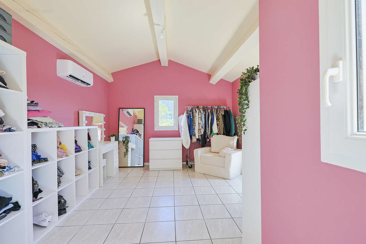 Maison à SOLLIES-TOUCAS