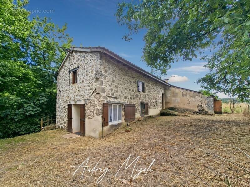 Maison à MEZIN