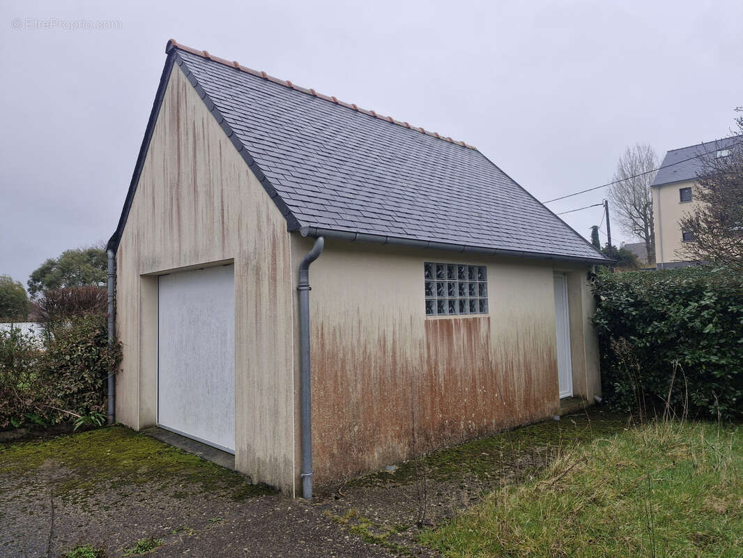 Maison familiale avec terrain constructible et divisible - photo 14
