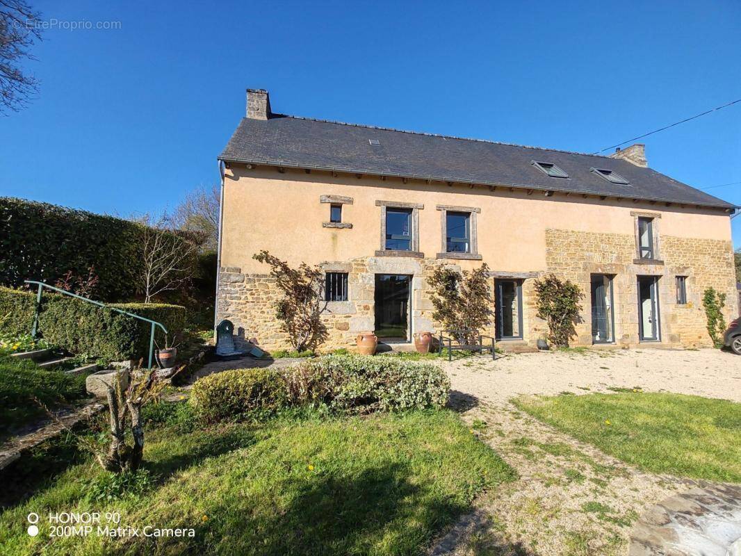 Maison 4 pièces 165 m² · à Dinan · 165 m² · 255 000 €