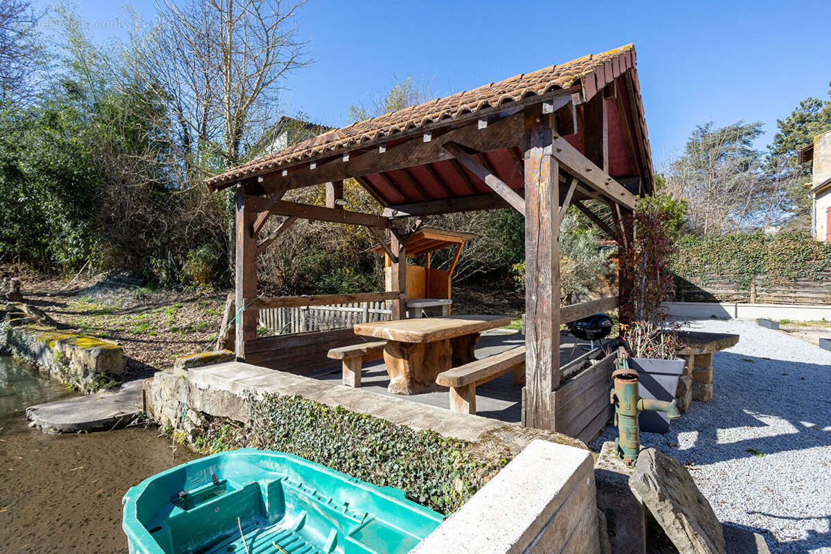 Maison à VIC-LE-COMTE