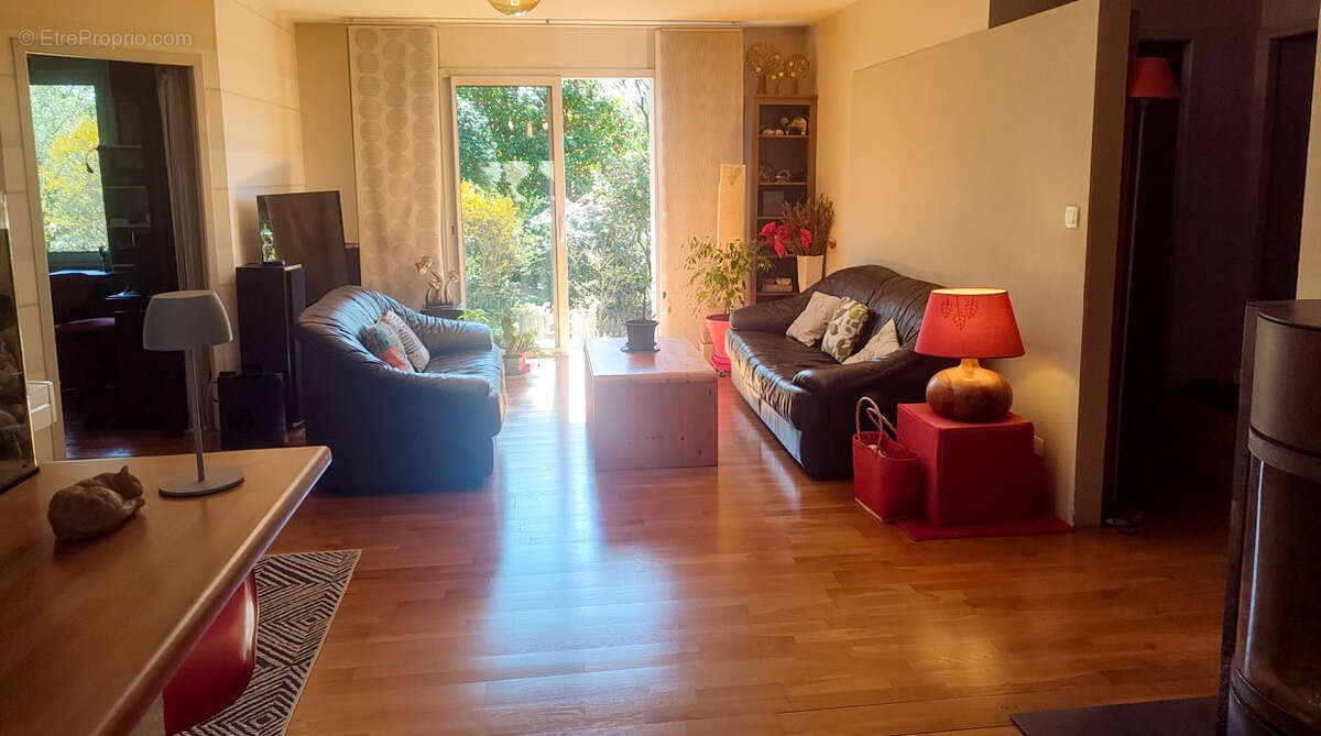 Maison de plain-pied avec jacuzzi et terrain arboré en lisière de forêt - photo 11