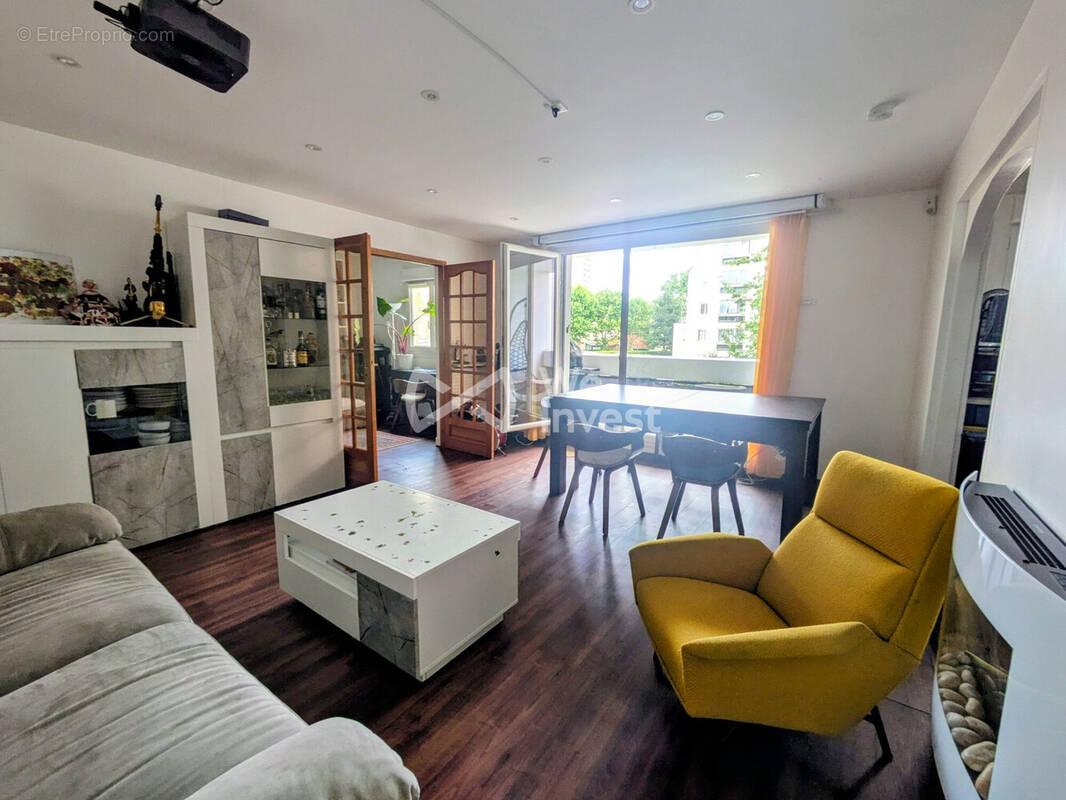Salon traversant  - Appartement à ASNIERES-SUR-SEINE