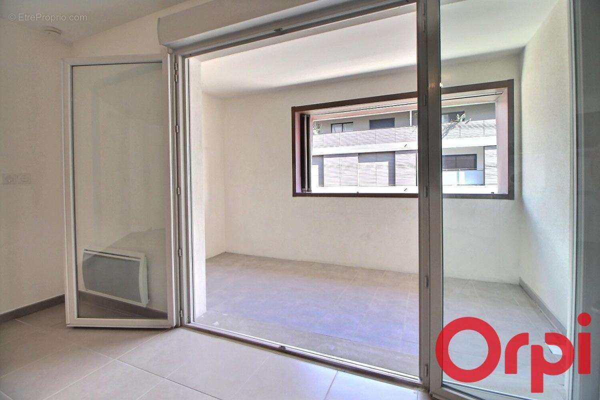 Appartement à MARSEILLE-2E