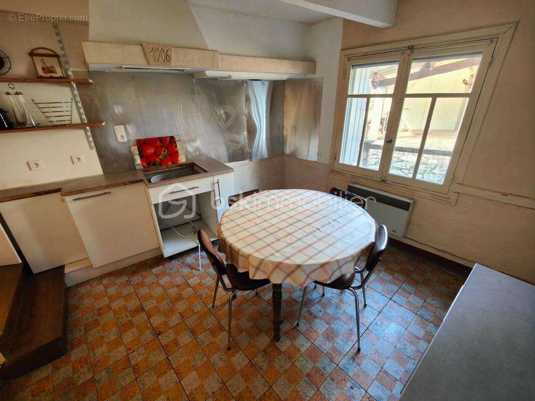 Maison à CASTANET-LE-HAUT