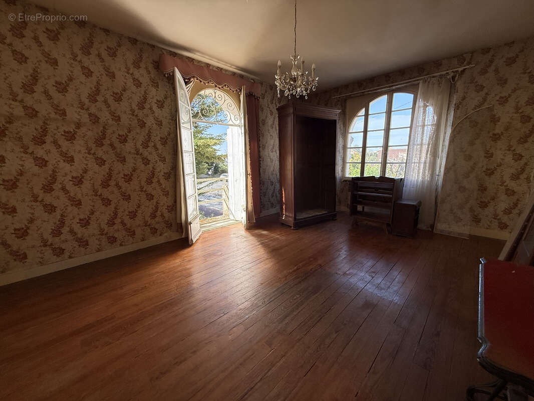 Maison à SAINTES