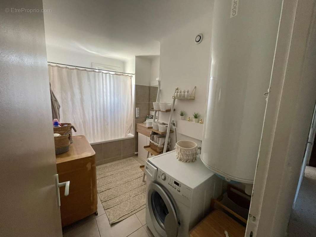 Appartement à LE MUY