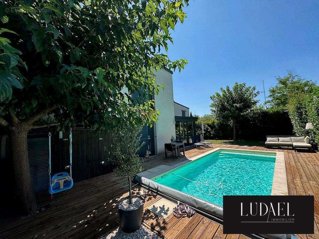 MIONS - Élégante maison familiale avec piscine Mions - photo 12