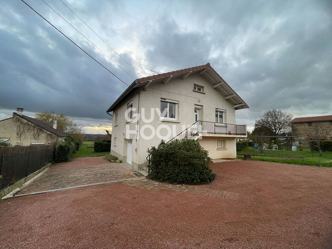 Maison à POUILLY-LES-FEURS