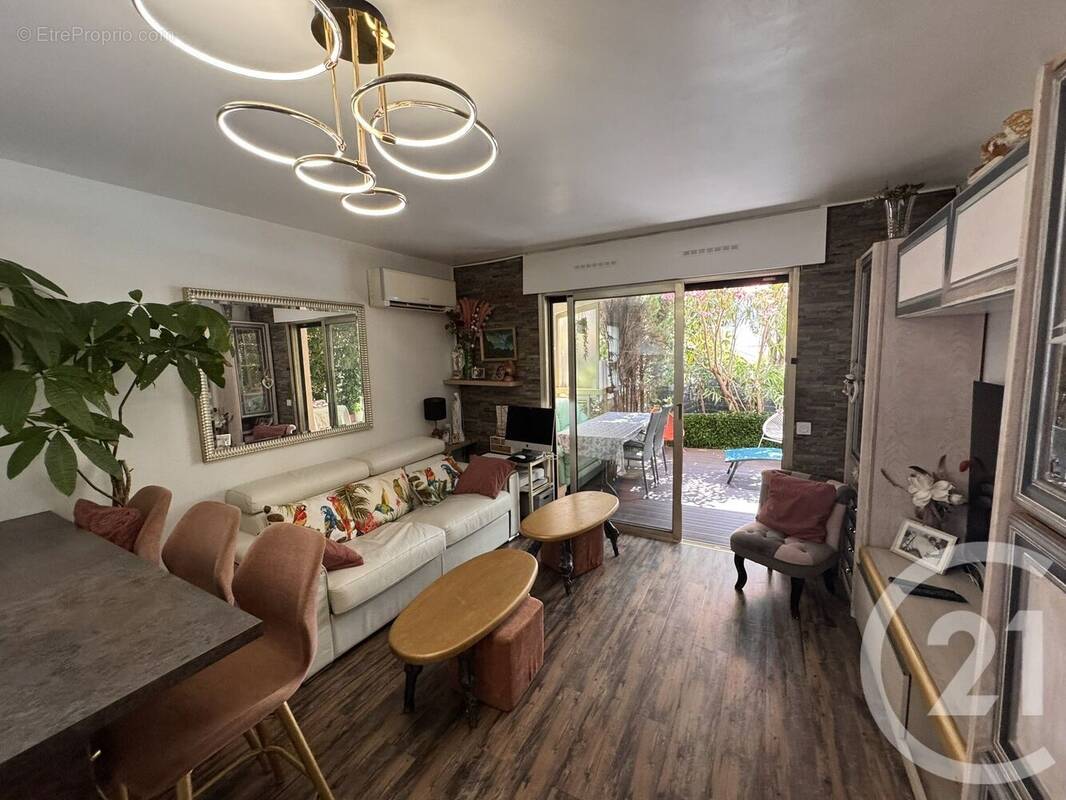 Appartement à LE CANNET