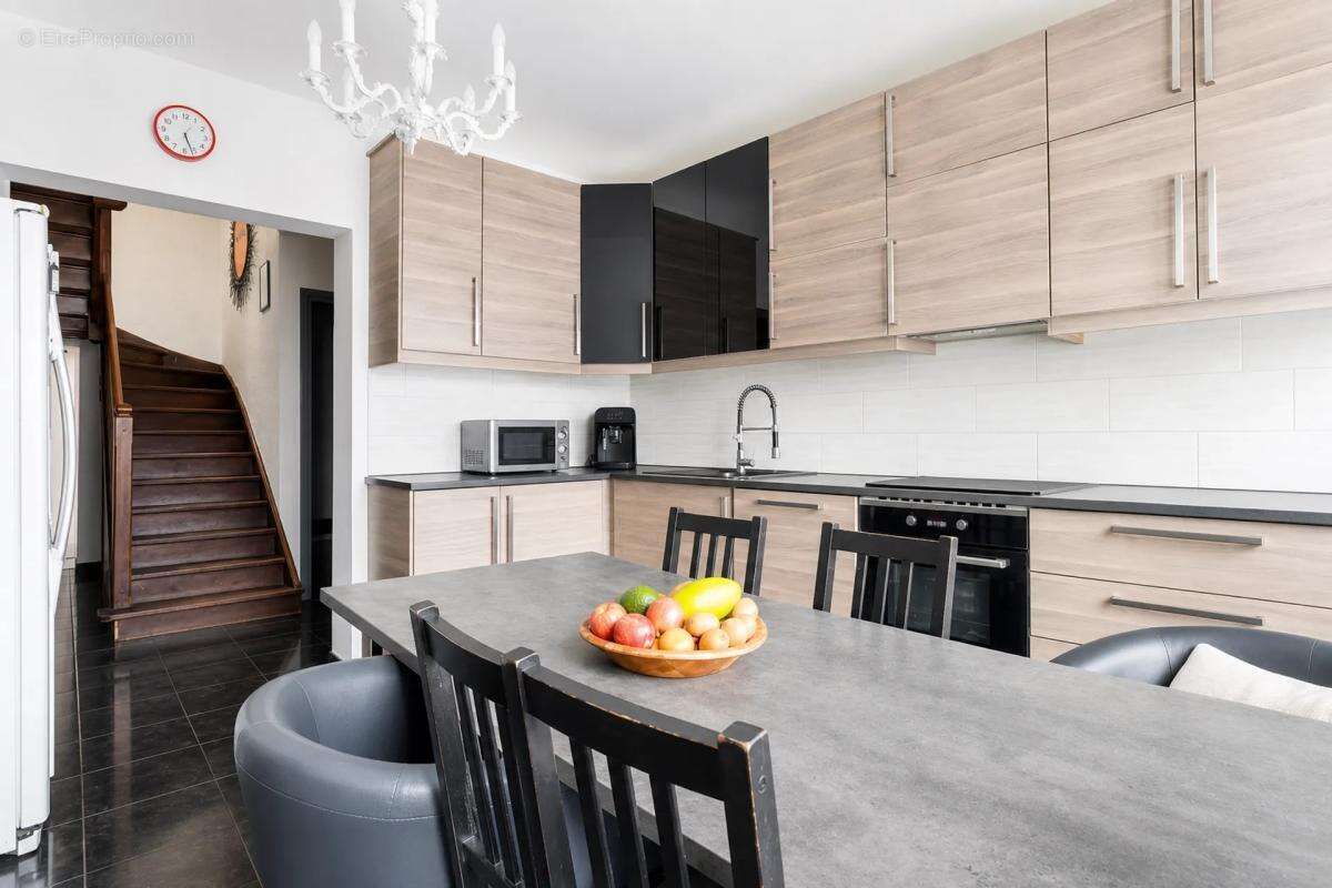 Maison de 7 pièces de 153 m2 en vente à Lille - photo 4