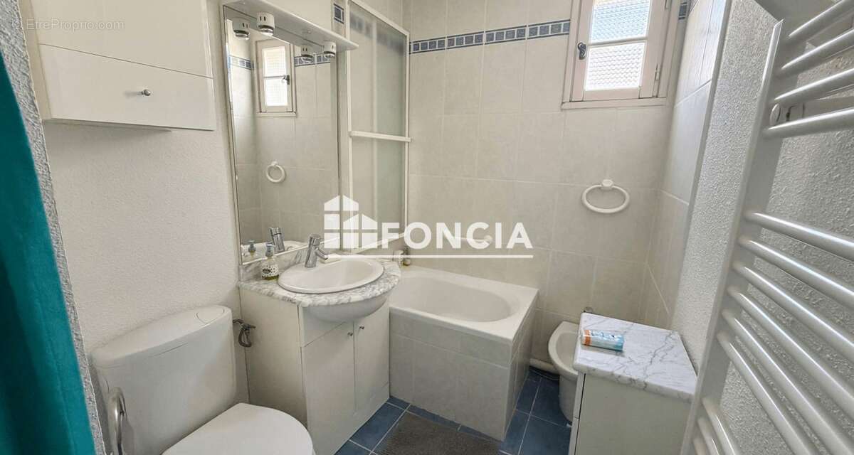 Appartement à SAINT-CYR-SUR-MER