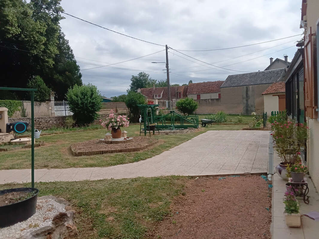 Maison à NERONDES