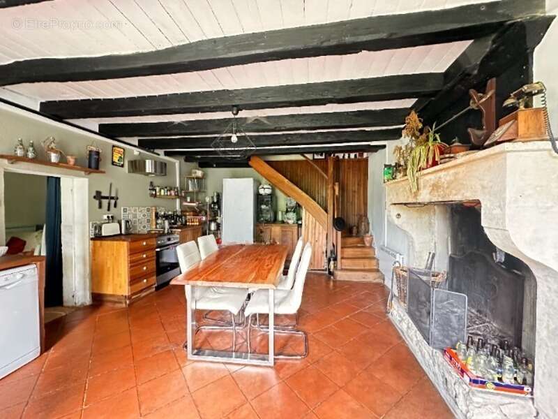 Maison à SAINT-GERMAIN-DE-MONTBRON