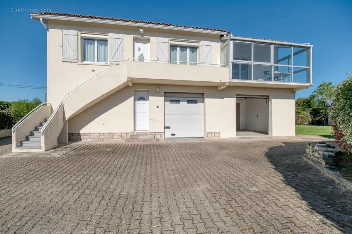Maison à CORNEBARRIEU