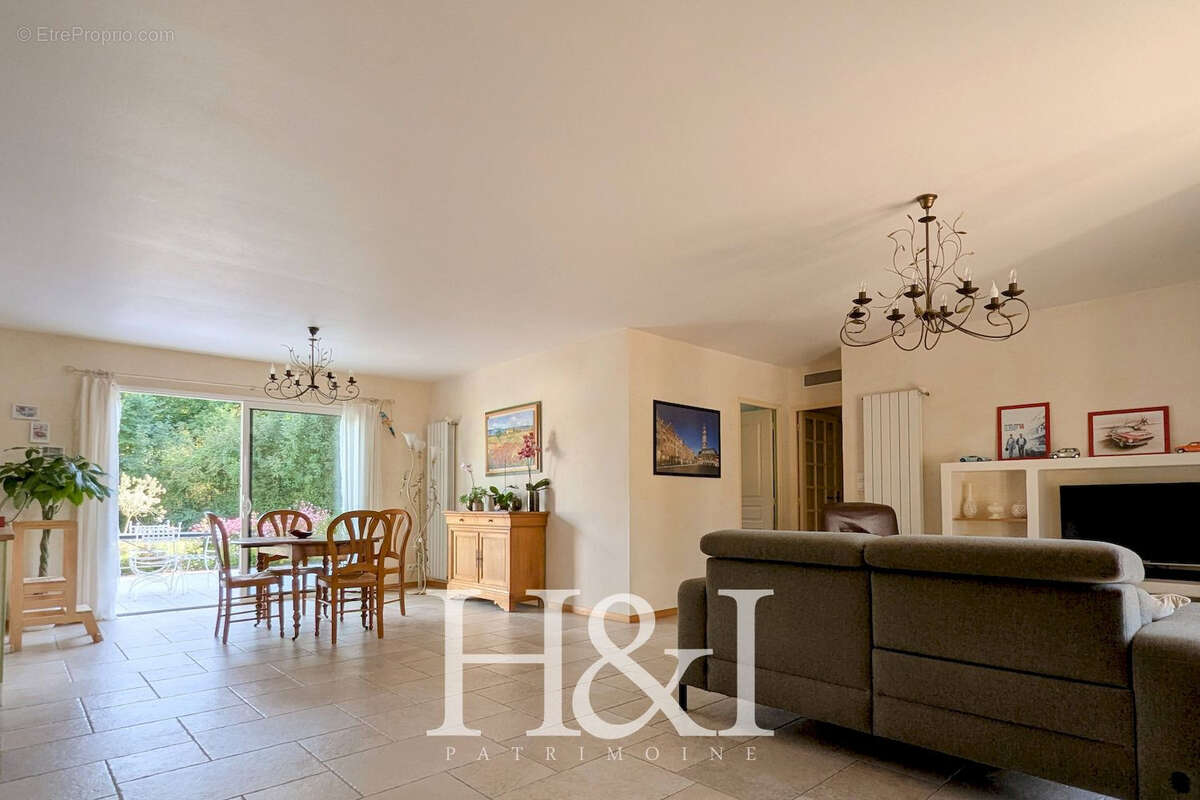 Maison à COULOMBIERS