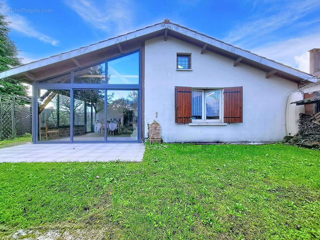 Maison à BLANQUEFORT