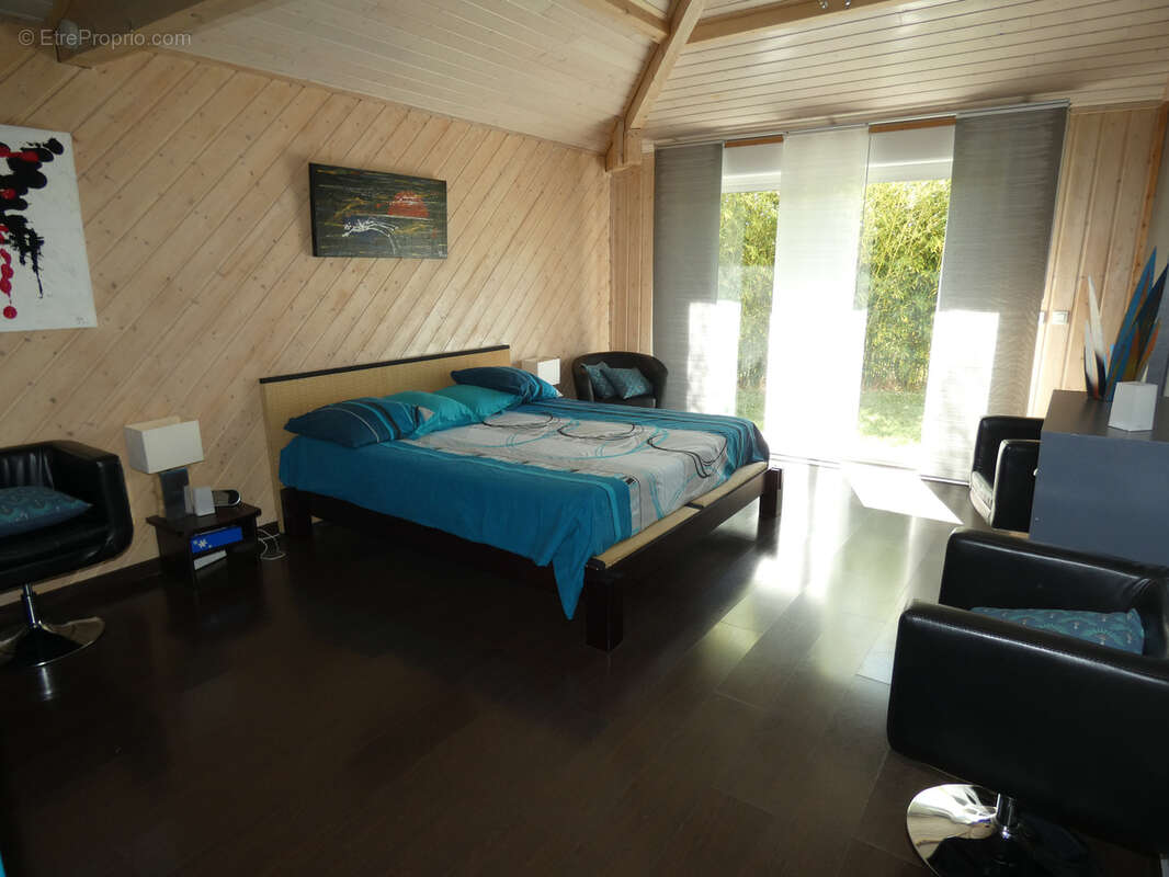 Maison à LARAGNE-MONTEGLIN