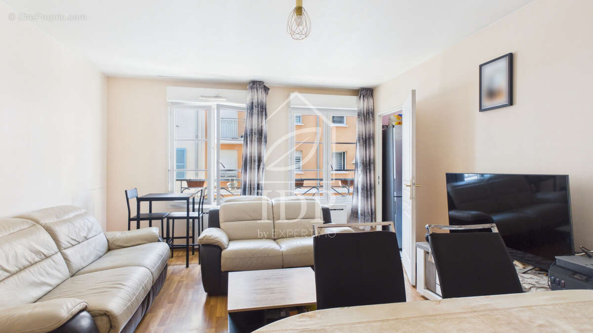 Appartement à CORBEIL-ESSONNES