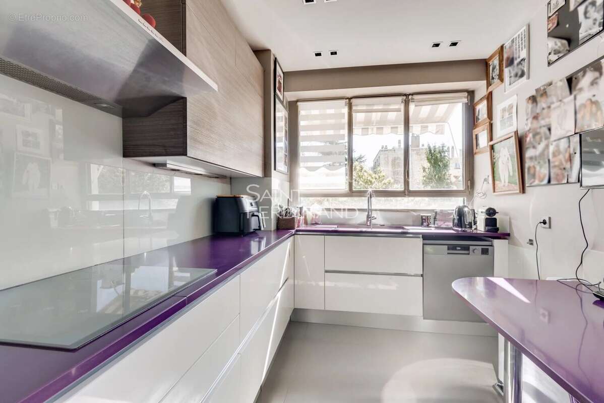 Appartement à NEUILLY-SUR-SEINE