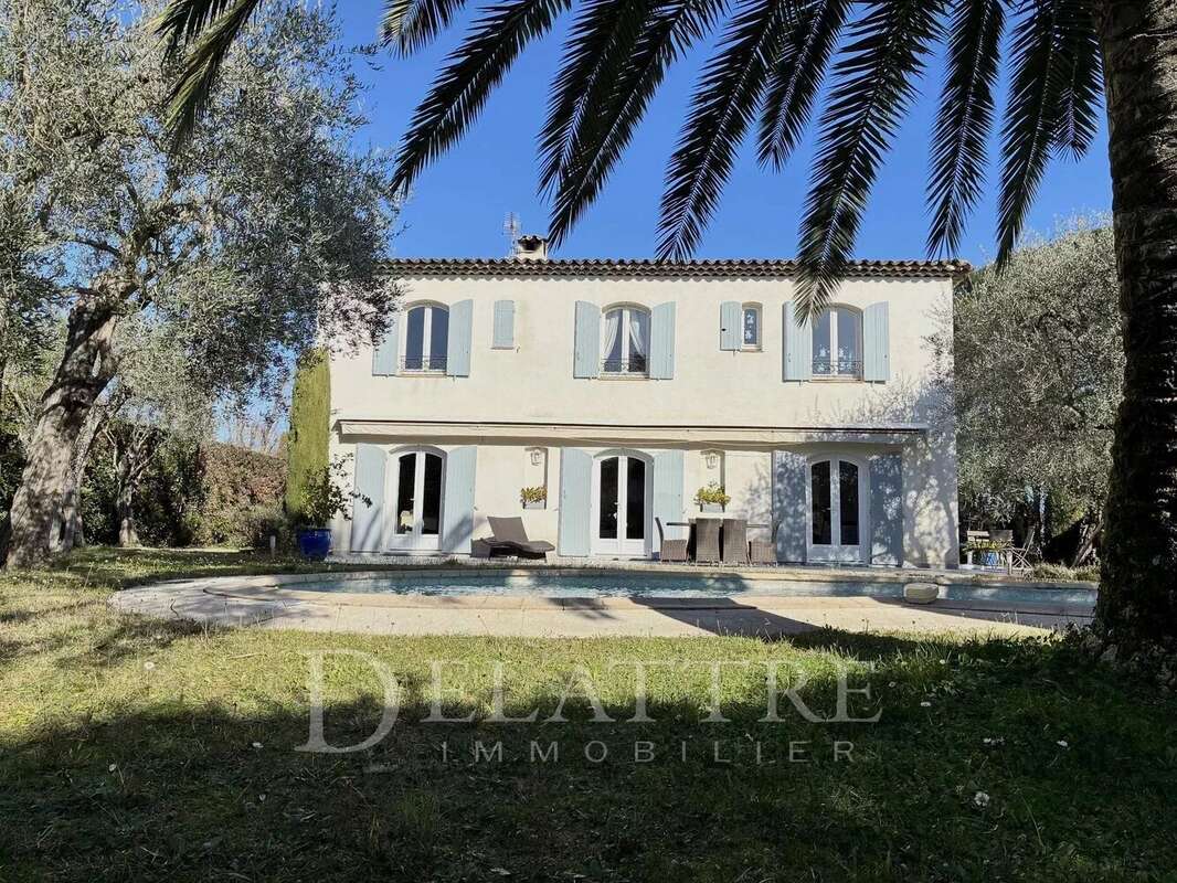 Maison à VALBONNE