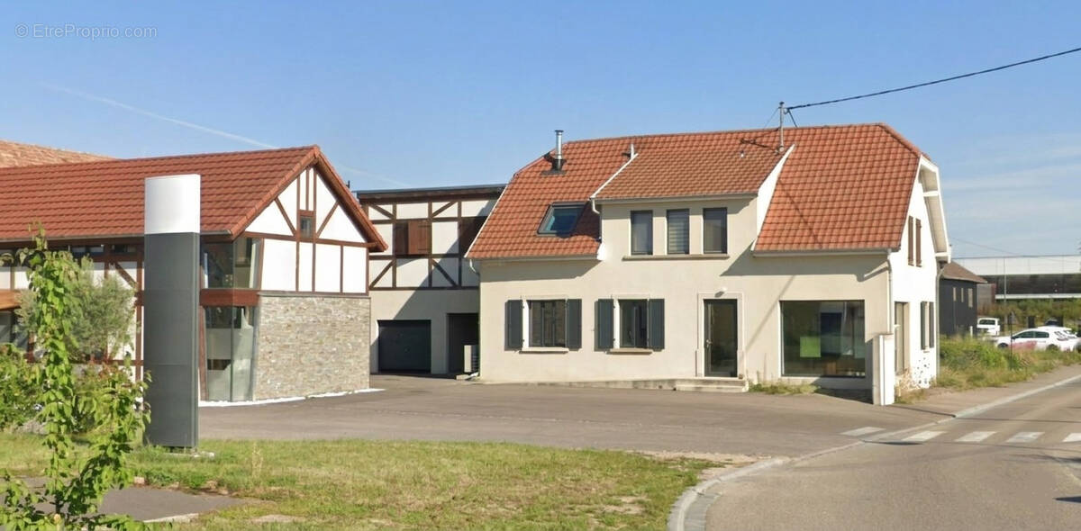 Commerce à HOUSSEN