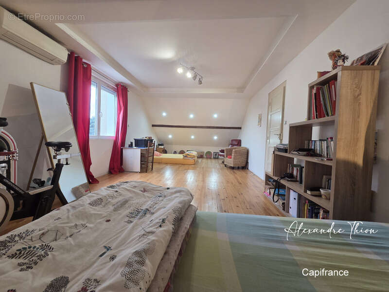 Maison à PONT-DE-CHERUY