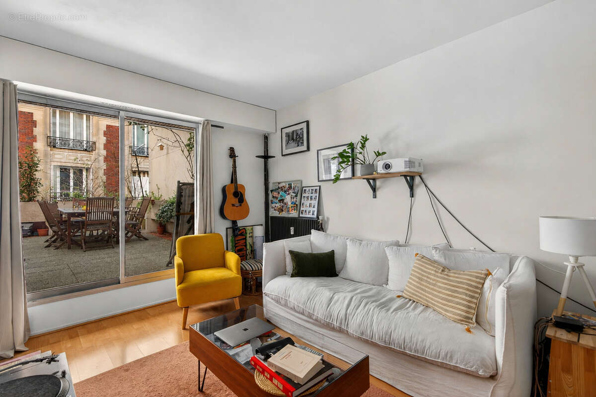 Appartement à PARIS-18E