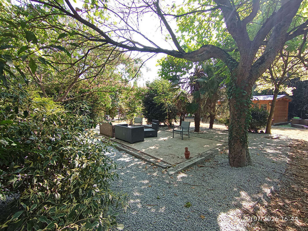 Argentré-Du-Plessis, maison en pierres rénovée de 166 m2 sur 1 755 m² de terrain - photo 10