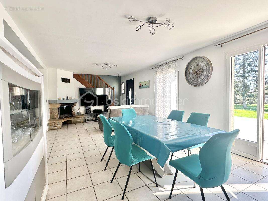 Maison à VILLENEUVE-SUR-YONNE