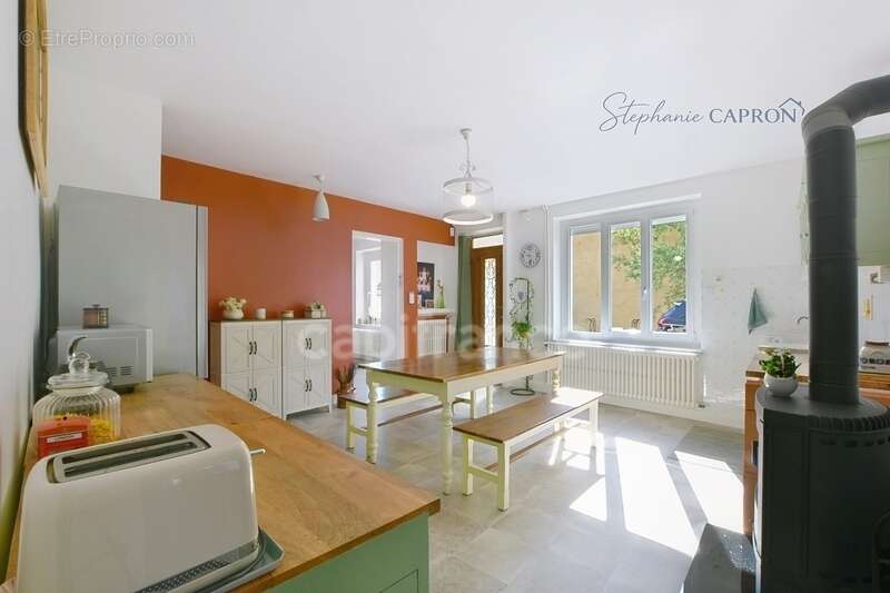 Maison Familiale de 141 m² à Tignieu-Jameyzieu - A découvrir sans attendre ! - photo 2