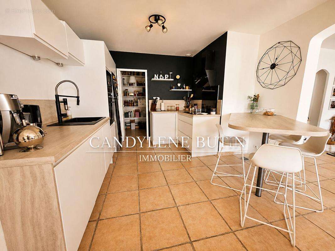 Belle villa de 147m² de plein pied avec Piscine - photo 6