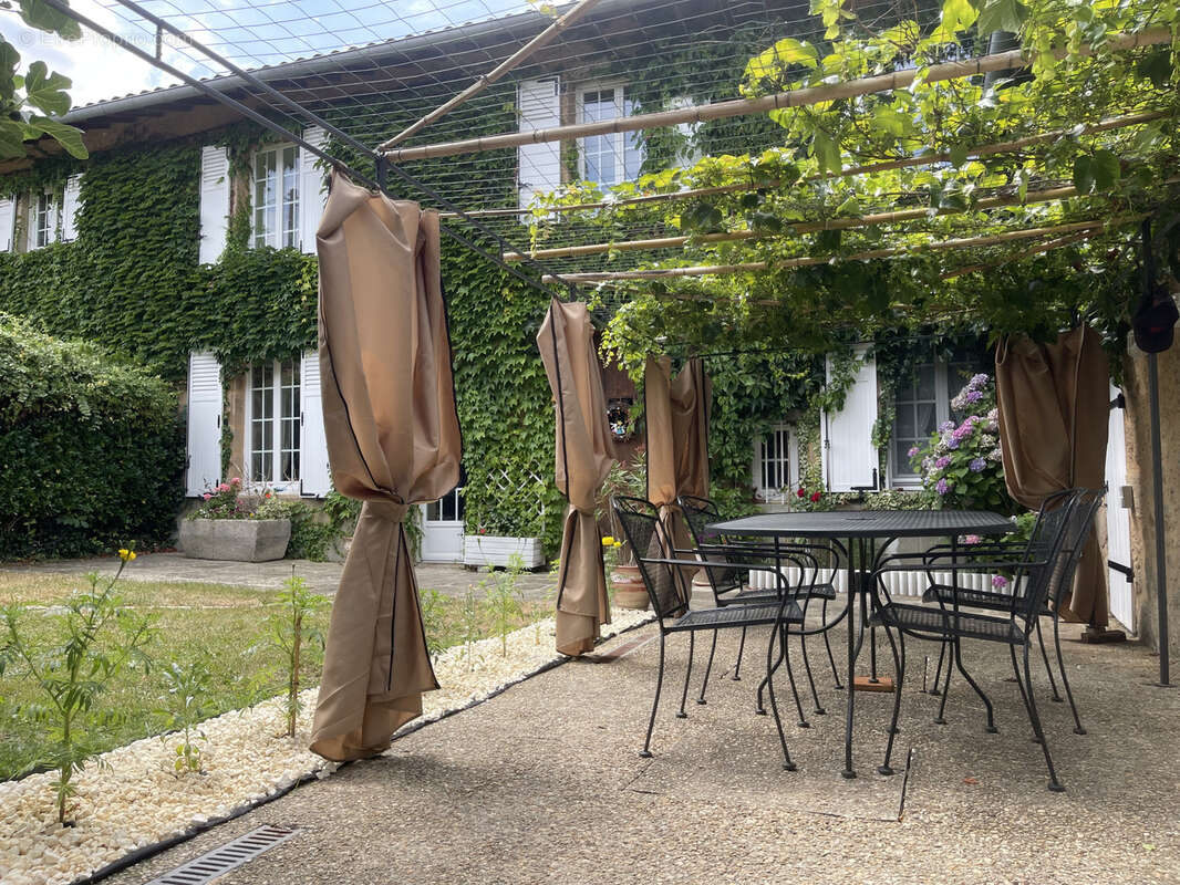 Maison à NANTIAT