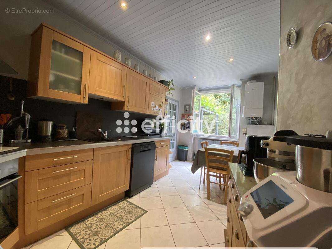 Maison 121 m² à Saint-Etienne  - photo 2