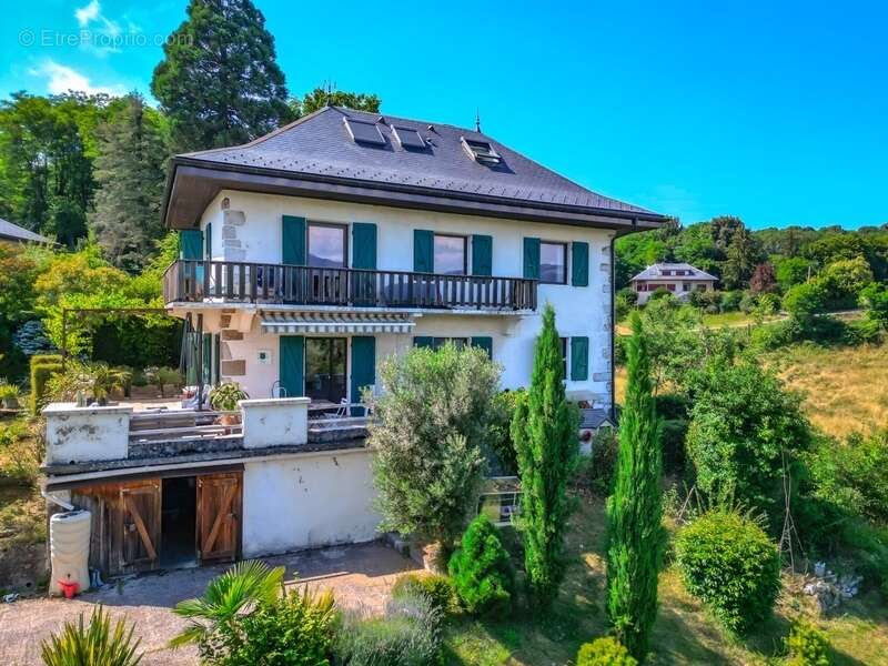Maison à BASSENS