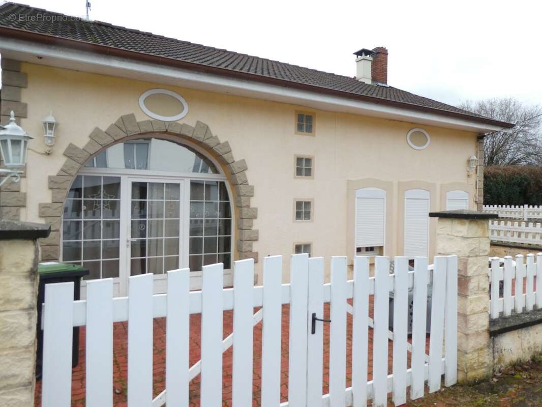 DEYVILLERS (88) à vendre charmante fermette T5 de 114m²  louée avec 150m² de  terrain - idéal investisseur - photo 4
