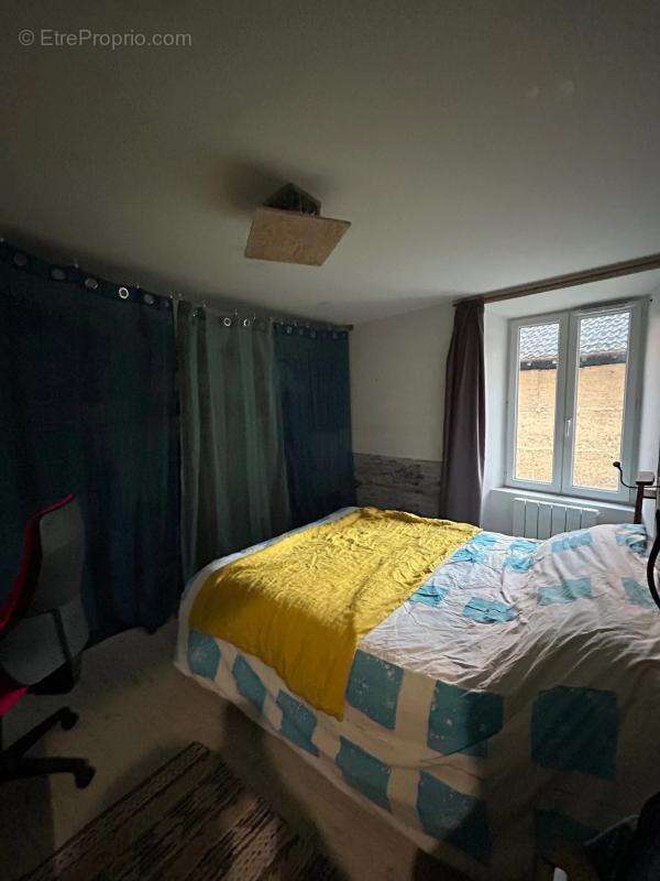 Appartement à POMMIERS-LA-PLACETTE