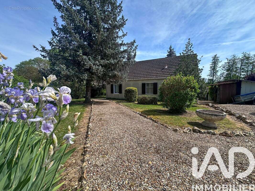Maison 81 m² à Les Essarts  - photo 2