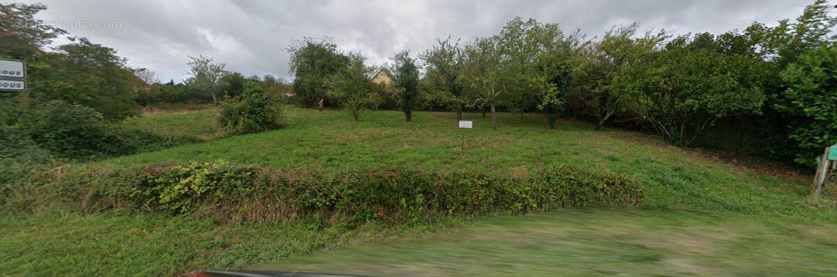 Terrain à CLUIS